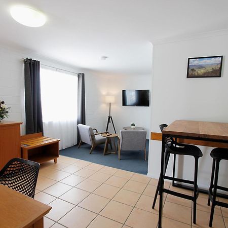 מקיי Windmill Motel & Events Centre מראה חיצוני תמונה