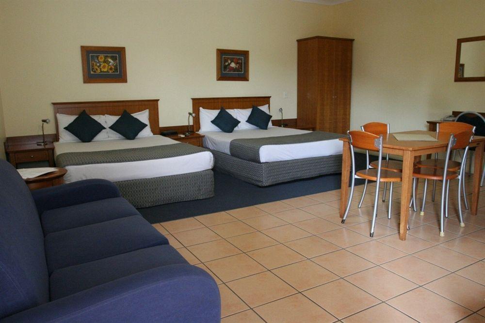 מקיי Windmill Motel & Events Centre מראה חיצוני תמונה
