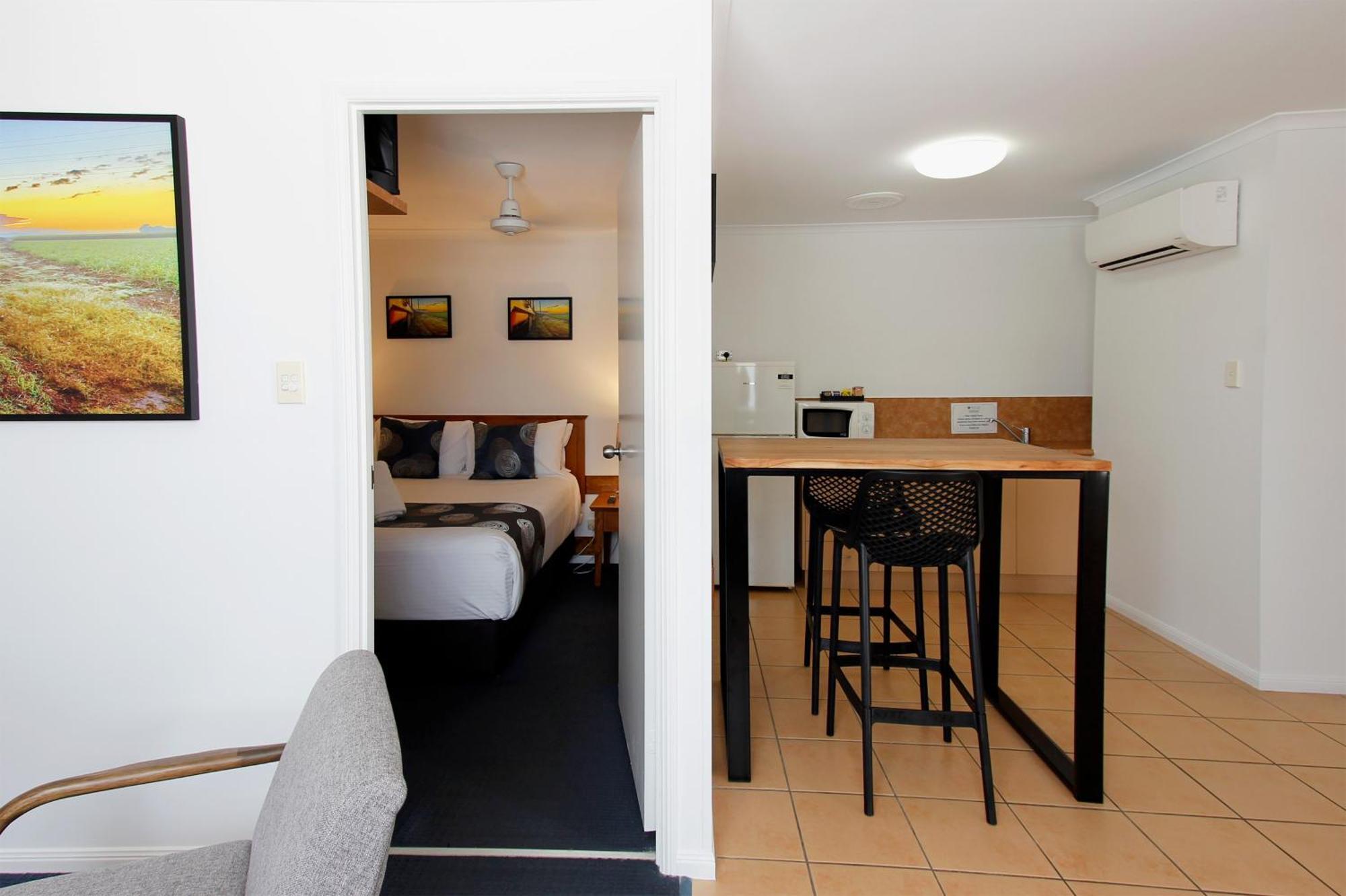 מקיי Windmill Motel & Events Centre מראה חיצוני תמונה