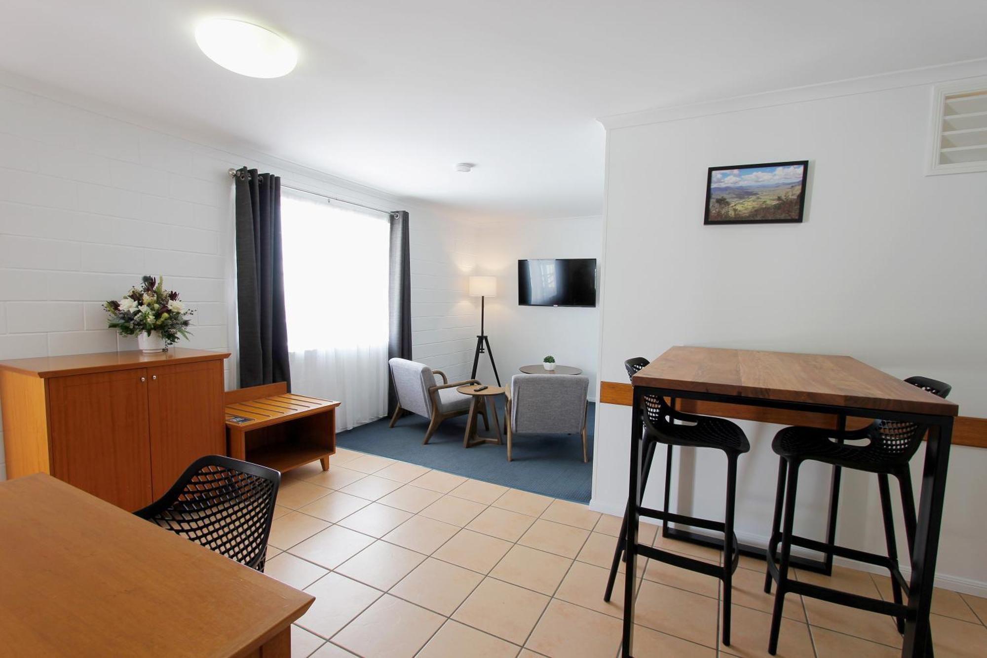 מקיי Windmill Motel & Events Centre מראה חיצוני תמונה