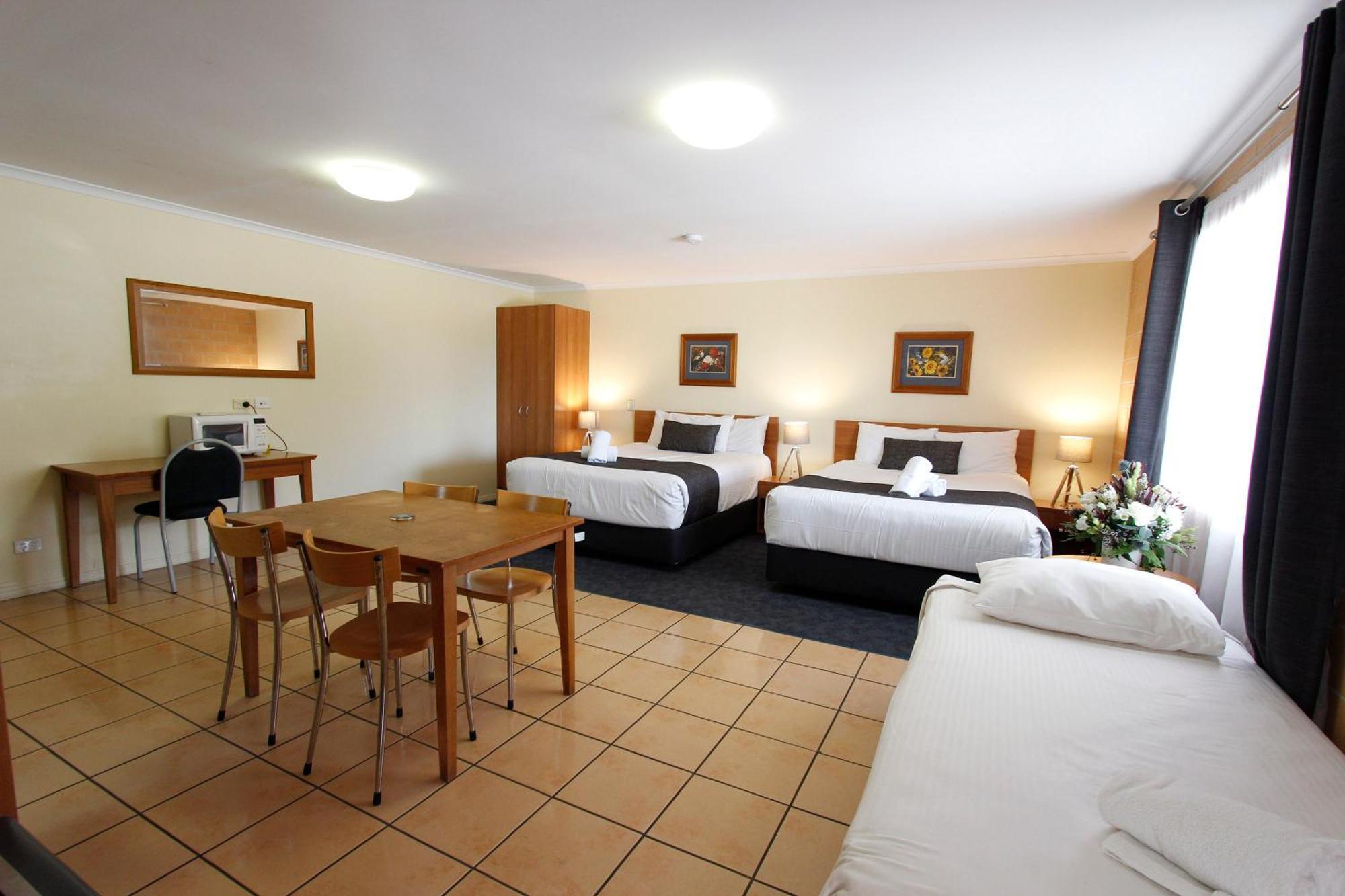 מקיי Windmill Motel & Events Centre מראה חיצוני תמונה