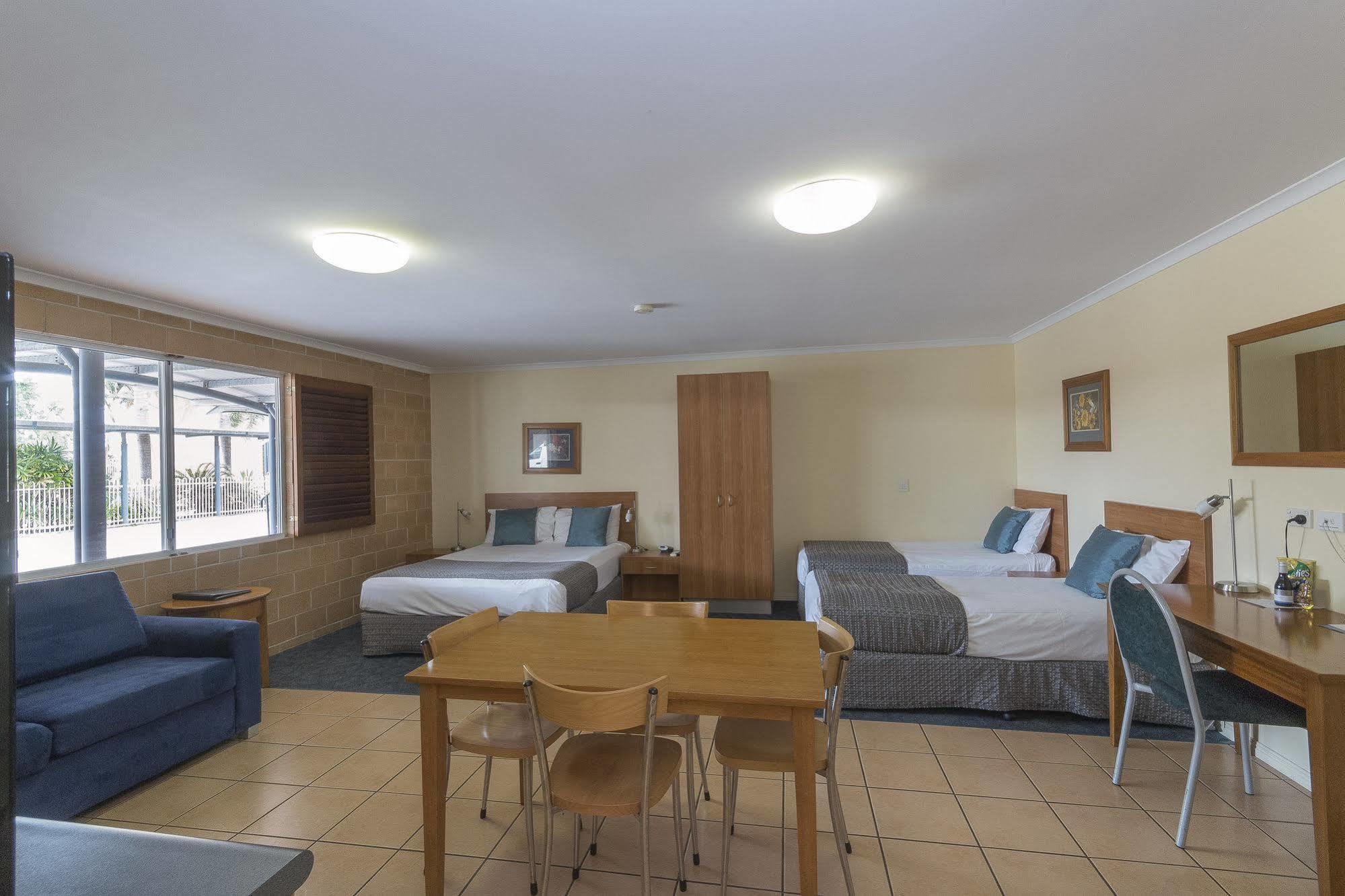 מקיי Windmill Motel & Events Centre מראה חיצוני תמונה