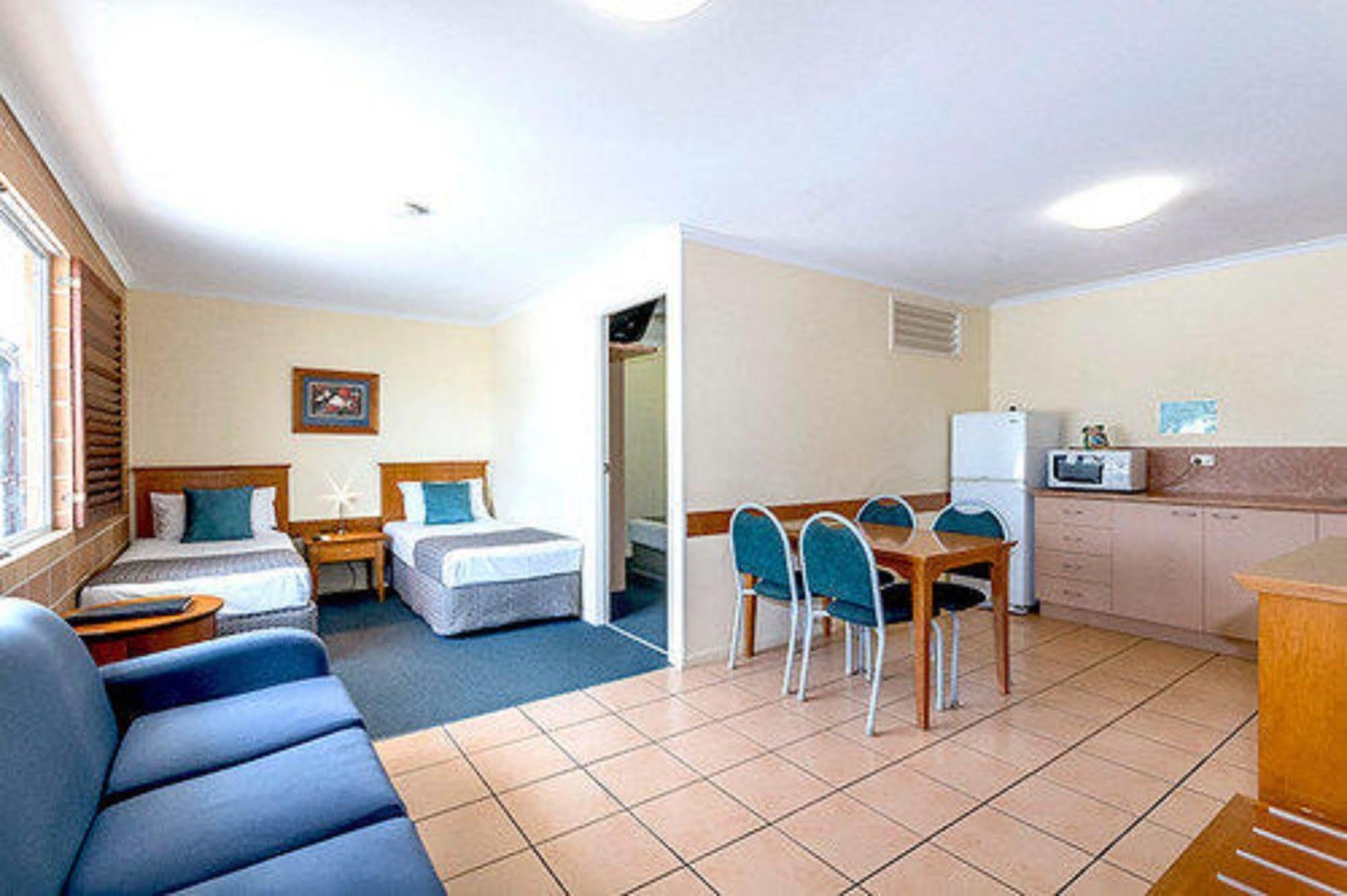 מקיי Windmill Motel & Events Centre מראה חיצוני תמונה