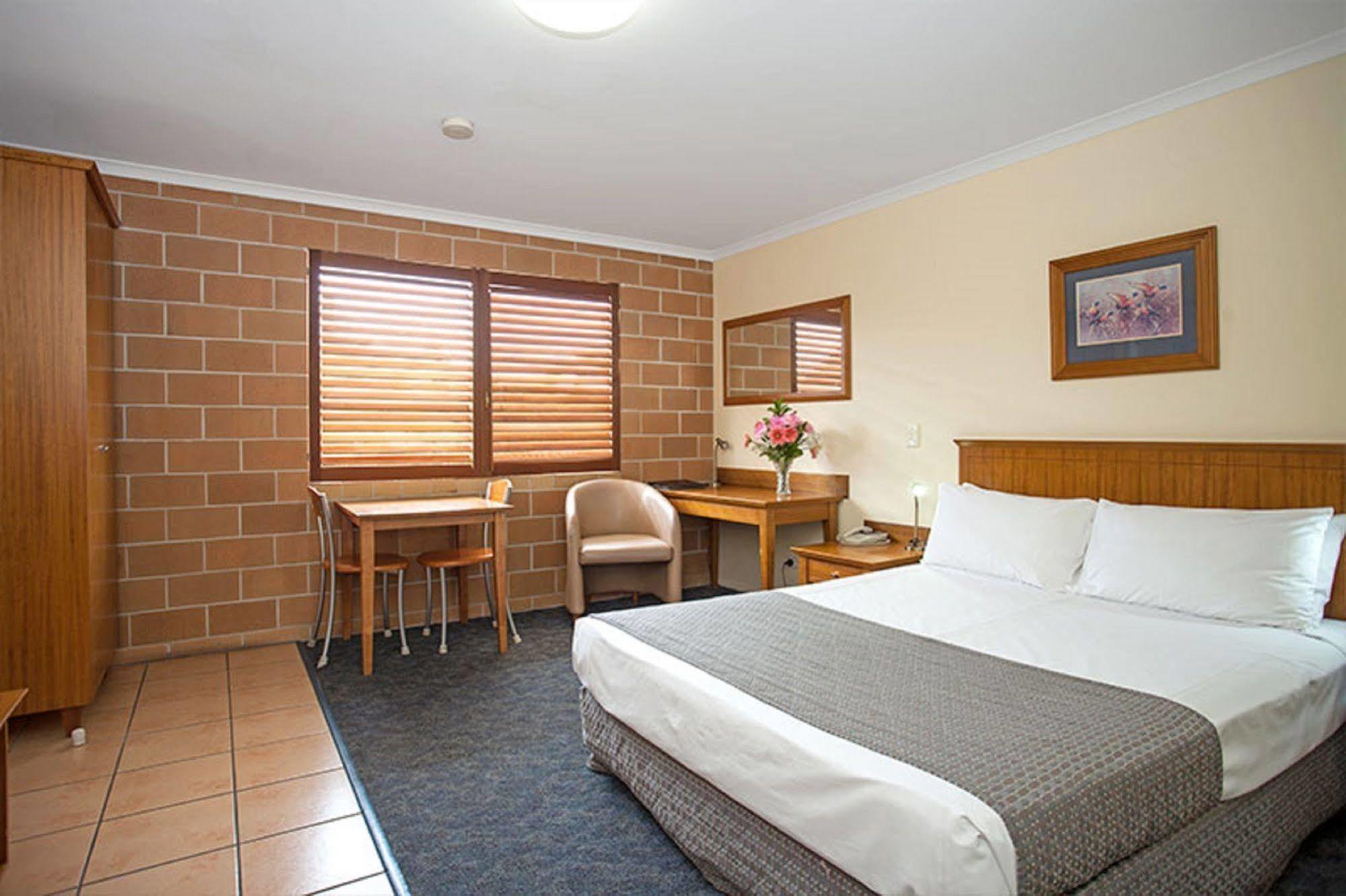 מקיי Windmill Motel & Events Centre מראה חיצוני תמונה