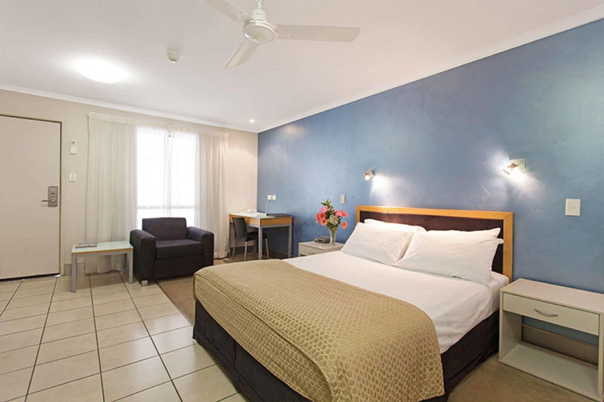 מקיי Windmill Motel & Events Centre מראה חיצוני תמונה